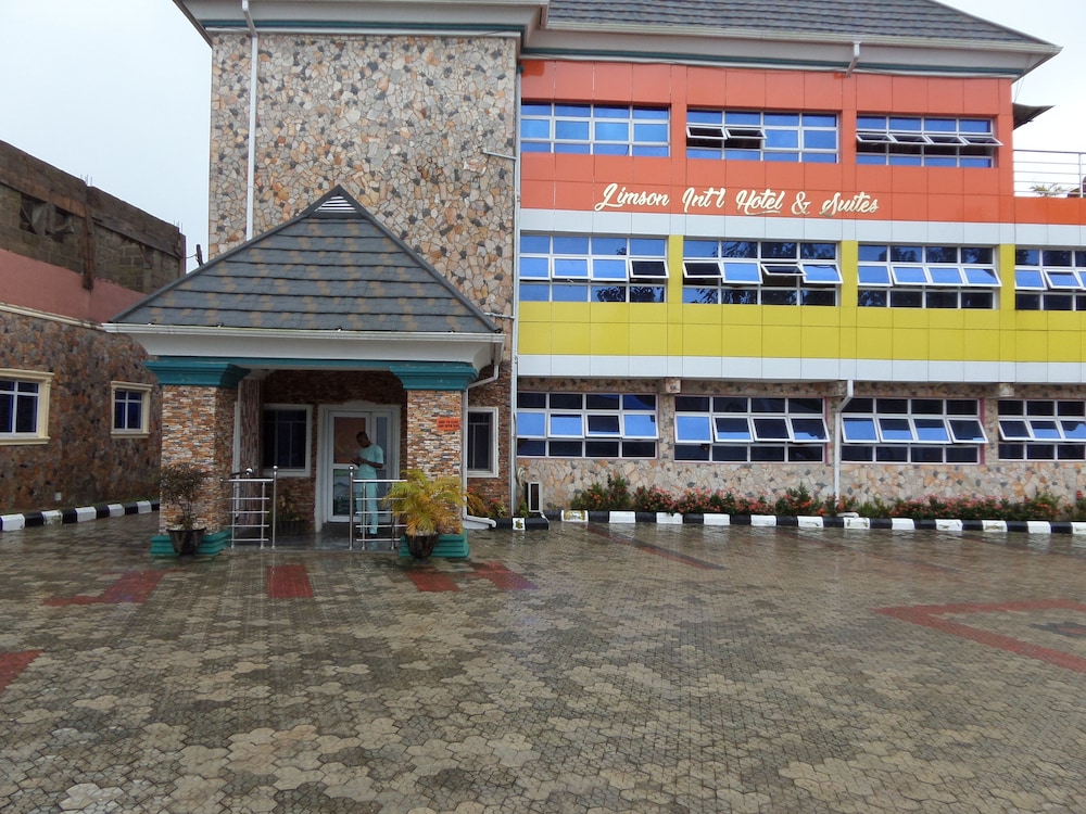 Jimson International Hotel And Suites 15/21