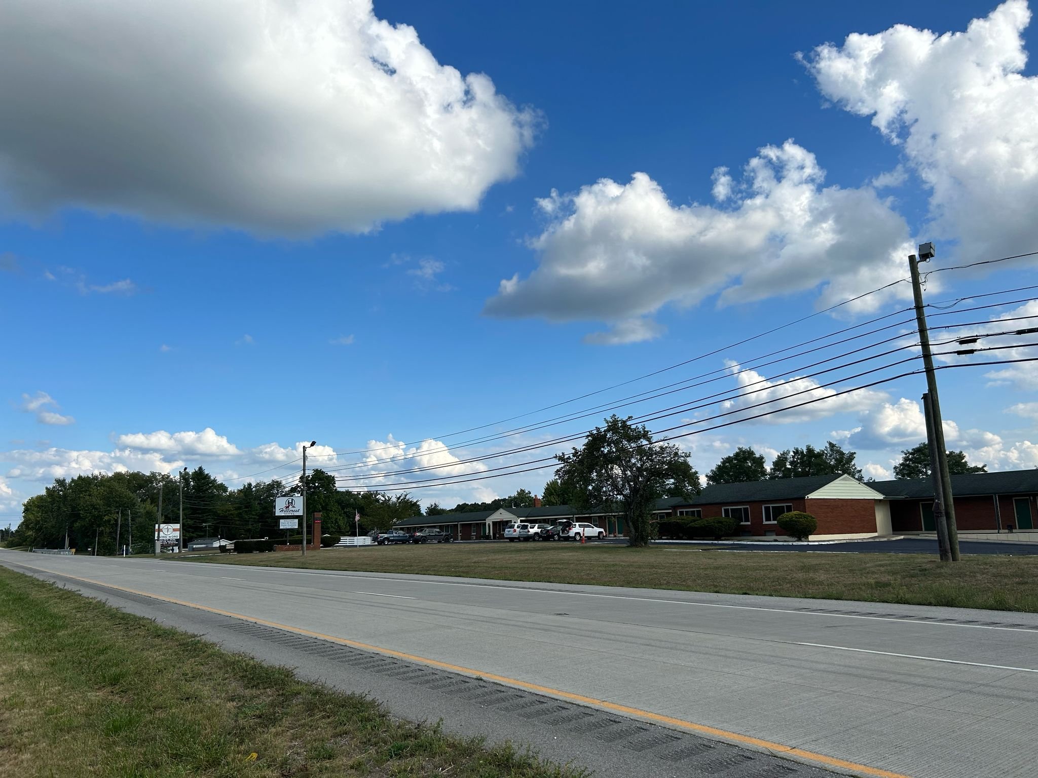 Hillcrest Motel by Oyo Aurora near Lawrenceburg 26/35