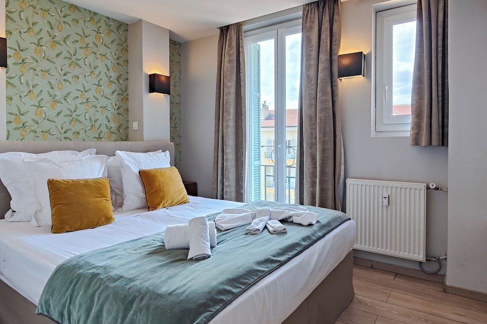 1 BEDROOM, APARTMENT