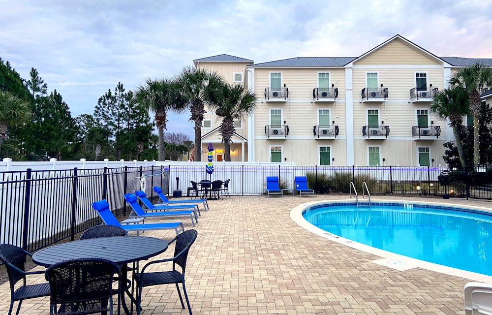 30 A Suites 1/79