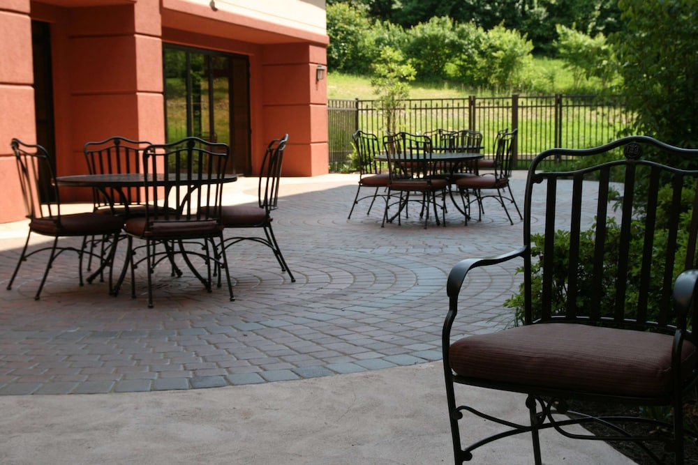 Hampton Inn Suites Wilder 25/36