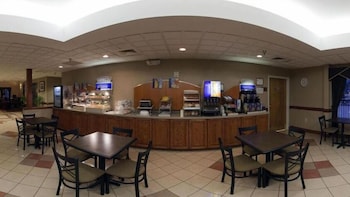 Holiday Inn Express Hotel Suites Laurinburg 34/40