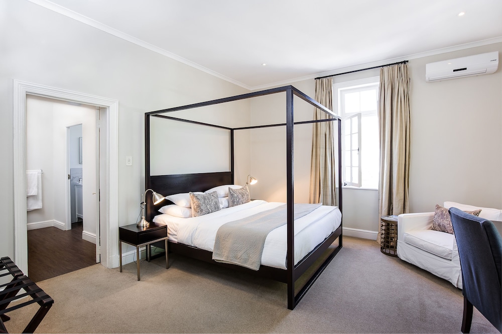 River Manor Boutique Hotel 11/58