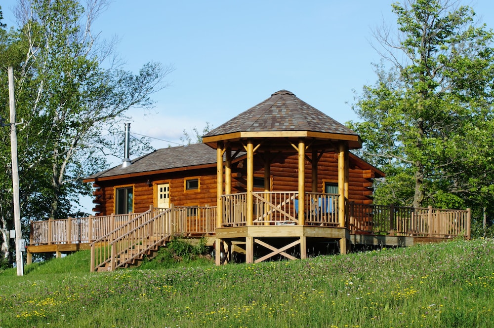 Mont du Lac Resort 6/65