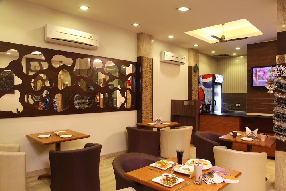 RUPAM HOTEL 65/72