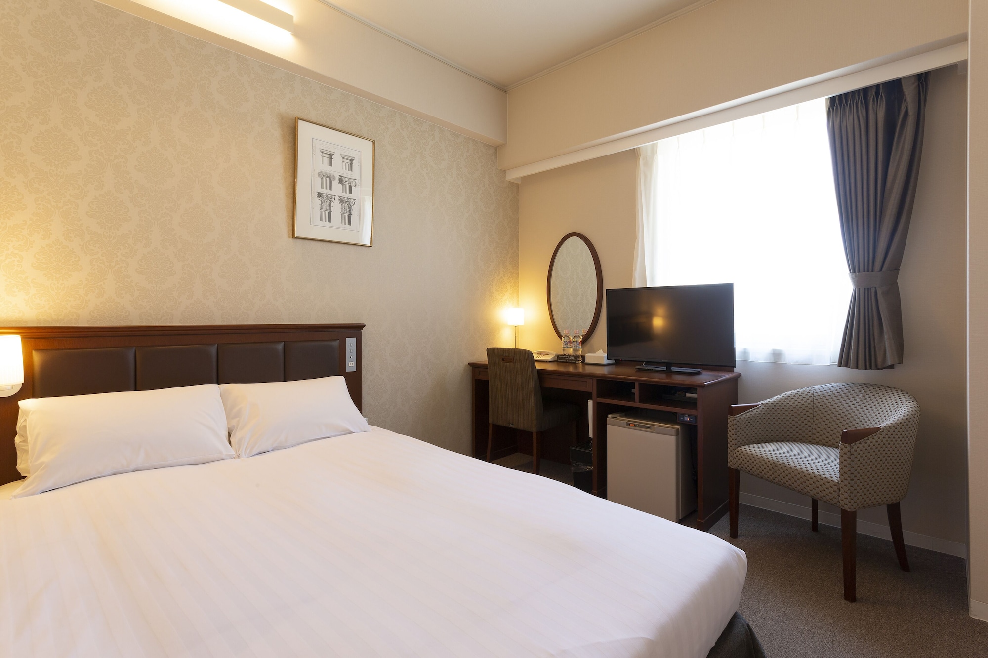 SEMI ROOM, SEMI DOUBLE BED