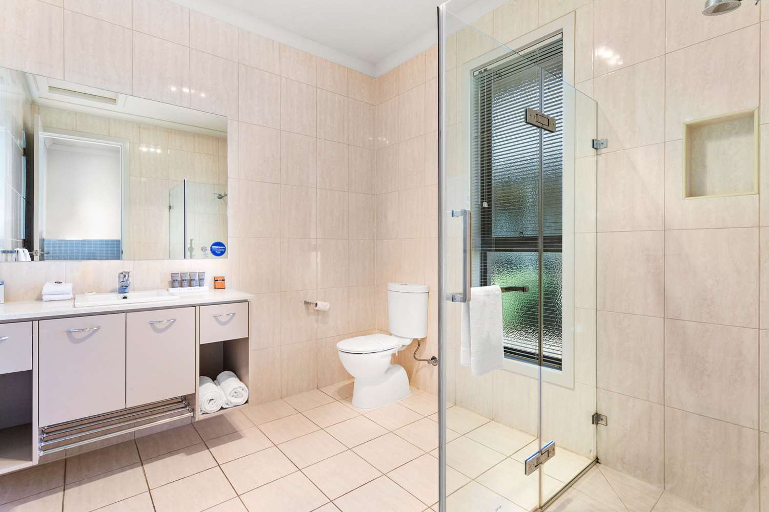 جناح بسرير كينج وسرير كوين، Quality Hotel Point Cook 3/4