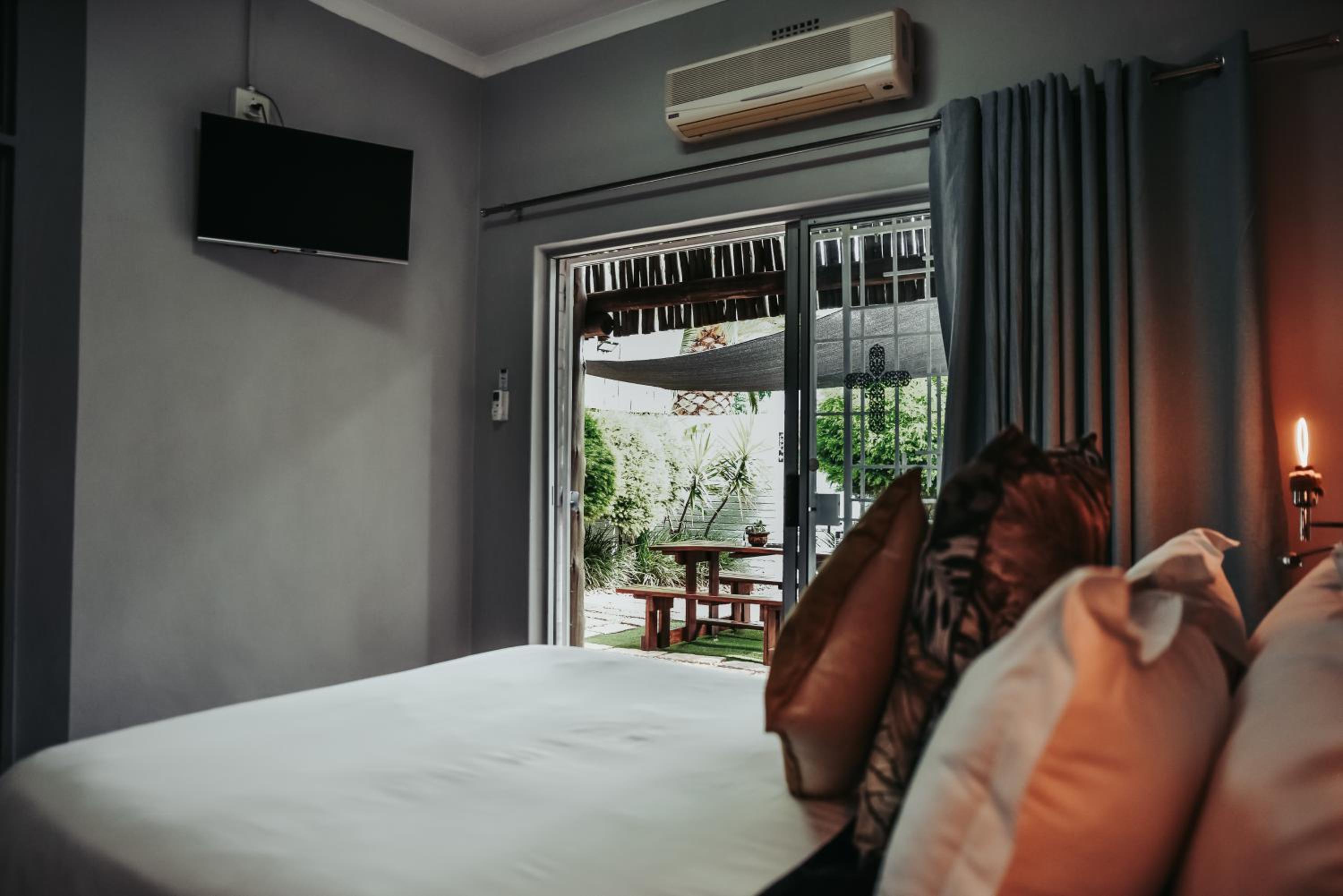 Amaziah Guesthouse 6/16