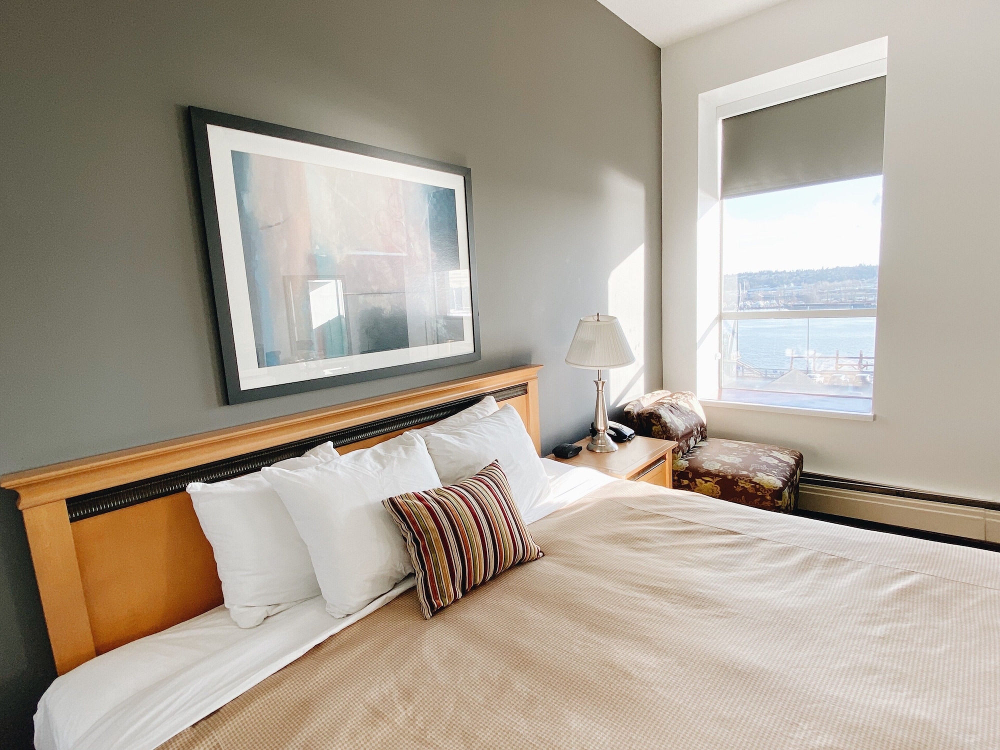 Deluxe, King Bed, Front View