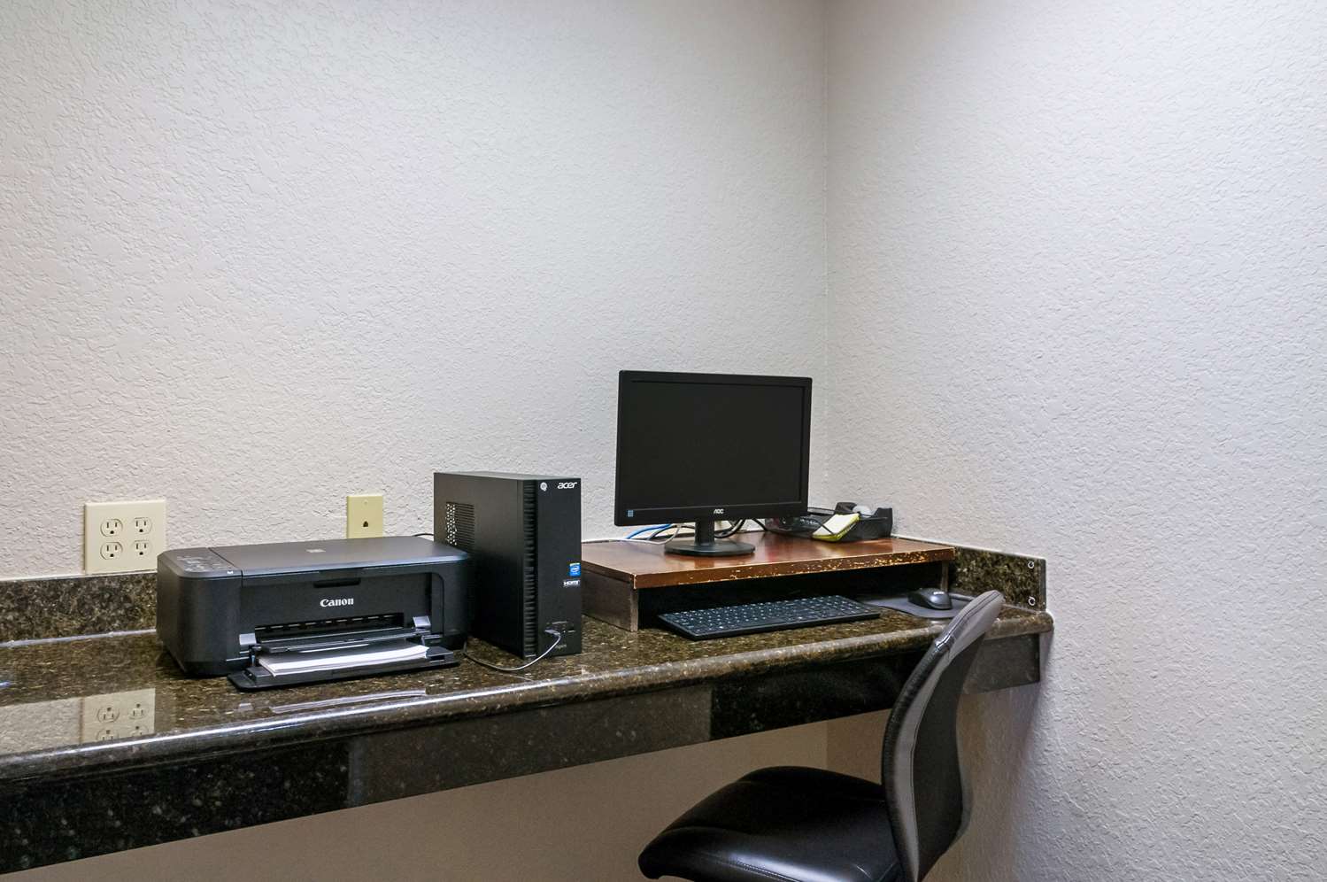 Quality Inn & Suites Slidell LA 49/52