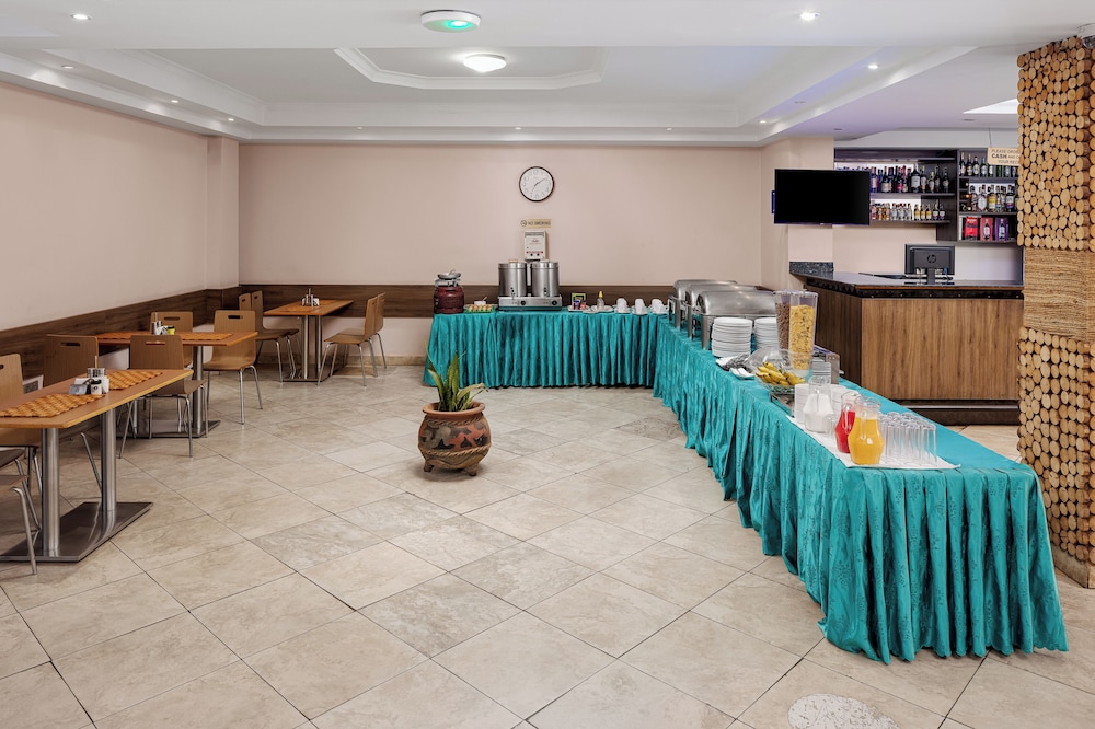 Namayiba Park Hotel 45/50