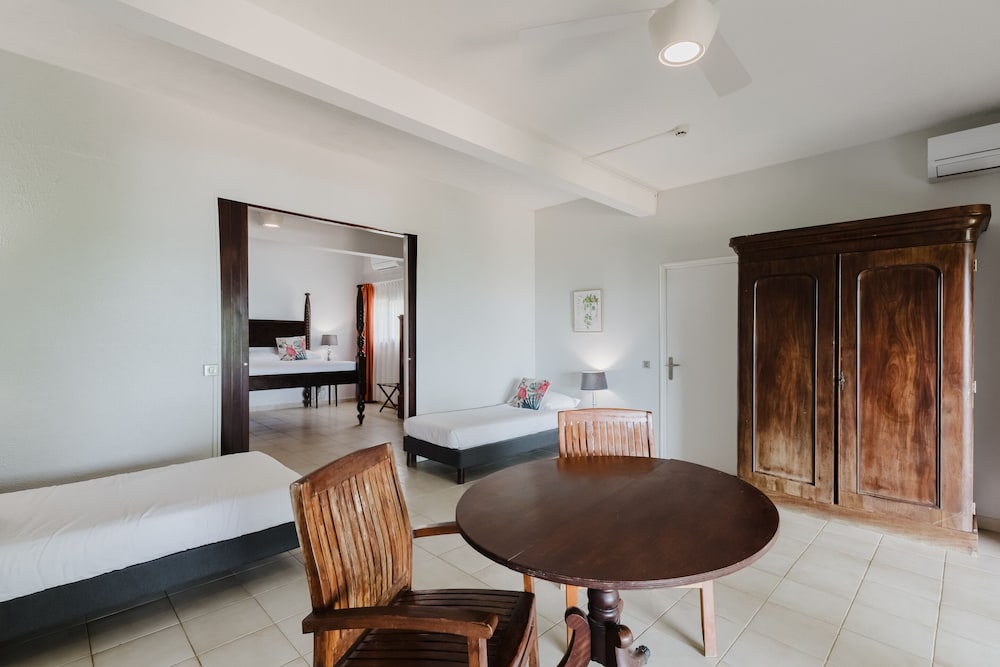 Hotel Fregate Bleue 57/72