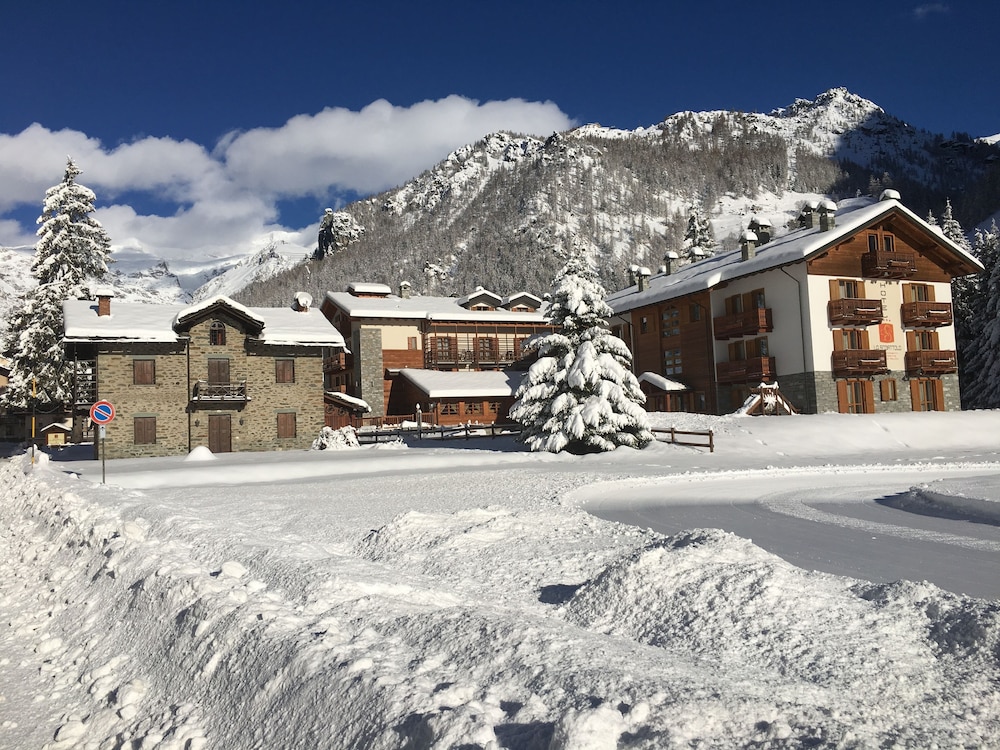 Hotel Lo Scoiattolo 63/71