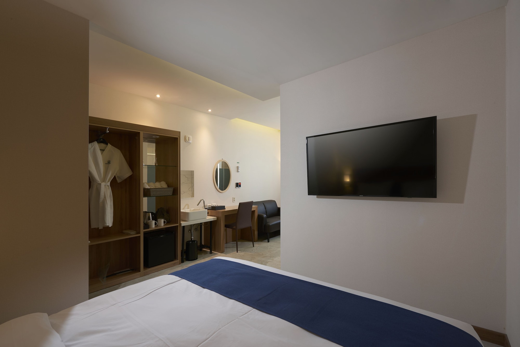 High, Deluxe, Double Bed