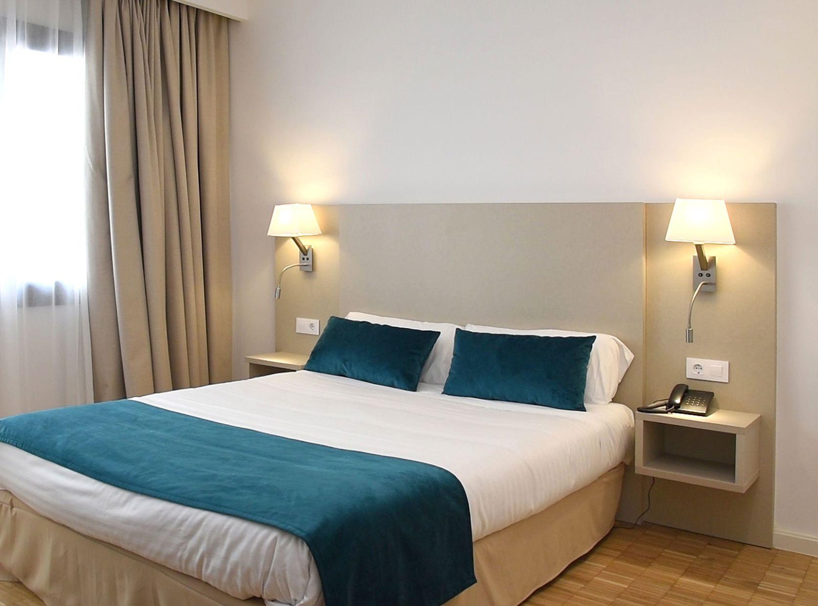 Deluxe, Double and Twin Beds, No Balcony