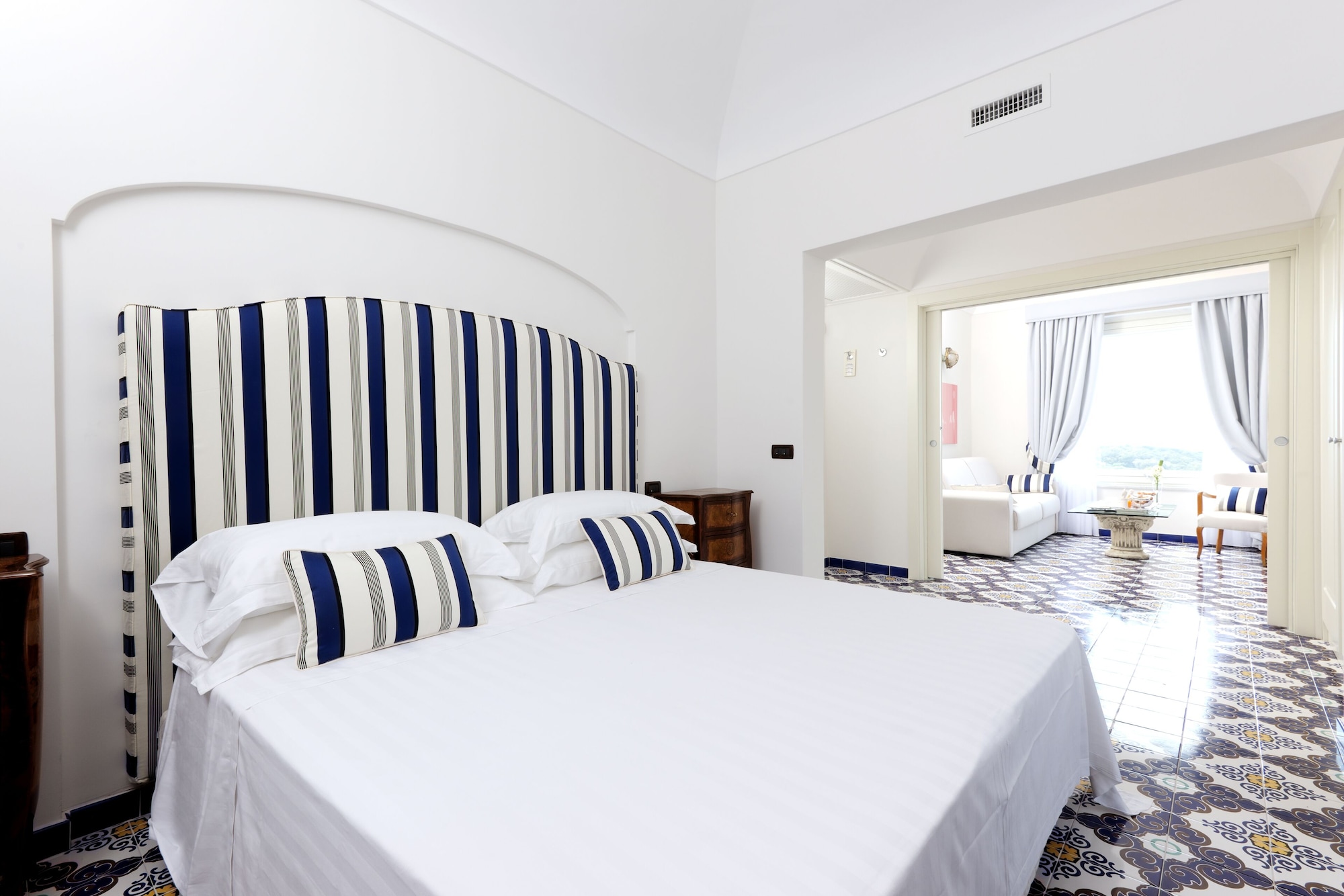 Sunset, Executive, Suite, Queen Bed