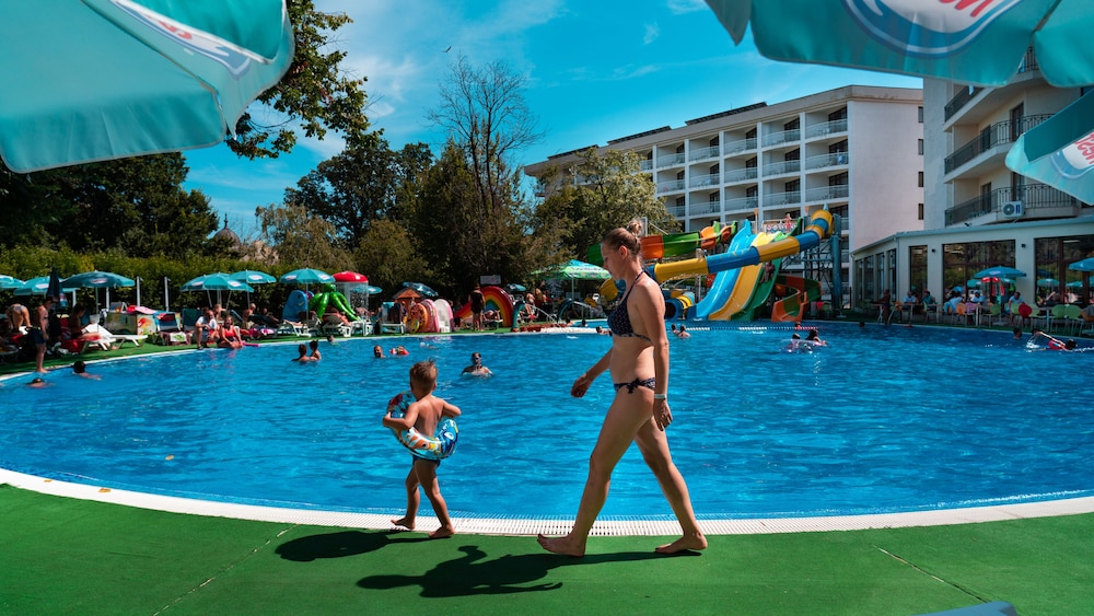 Prestige Hotel And Aquapark 37/72