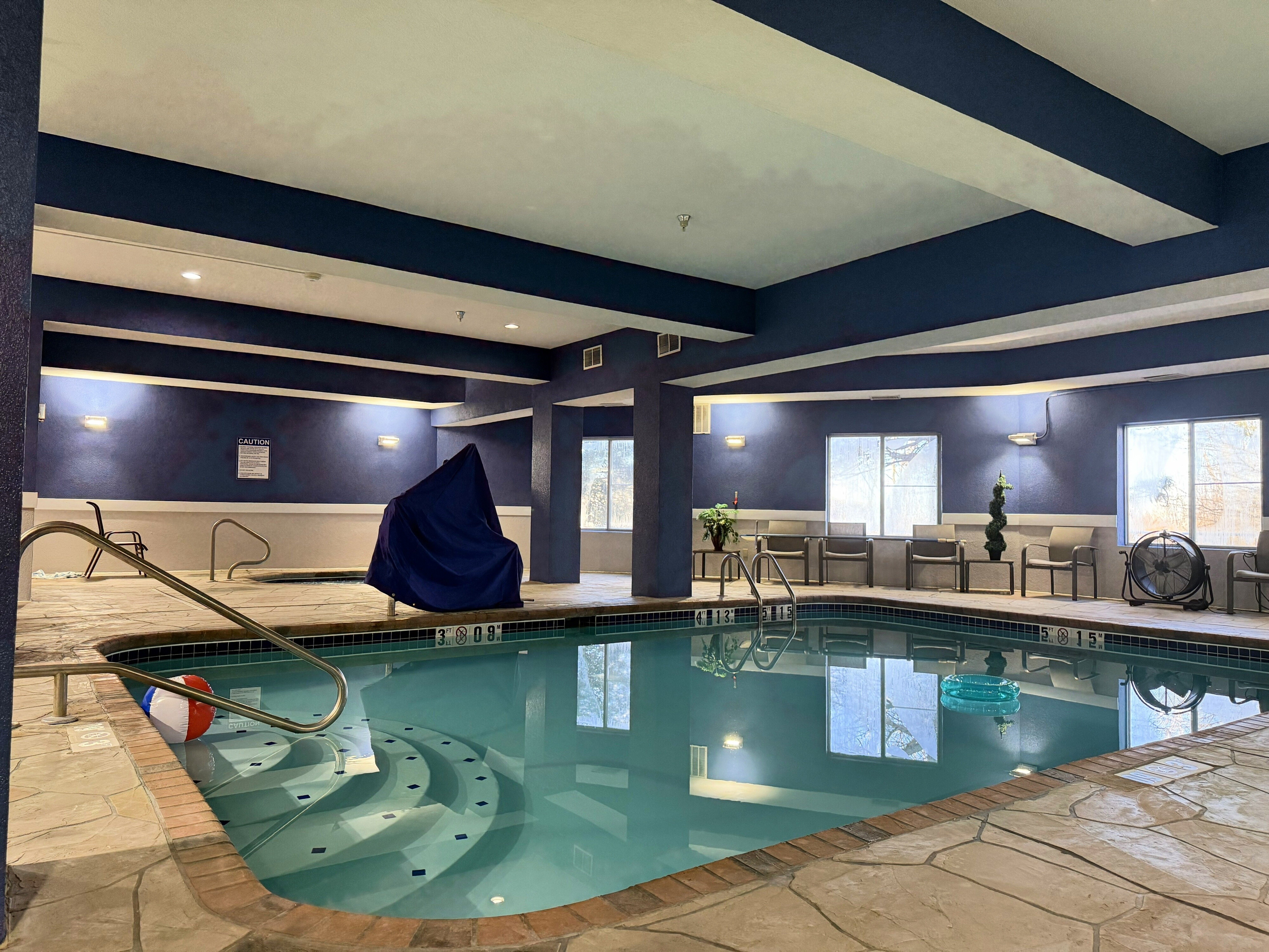 Holiday Inn Express Boonville 31/50