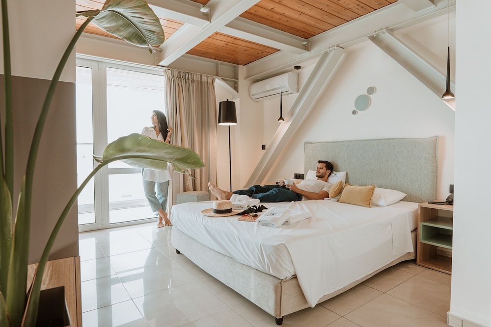 جناح جونيور ديلوكس بإطلالة على البحر، Infinity City Boutique Hotel 4/9