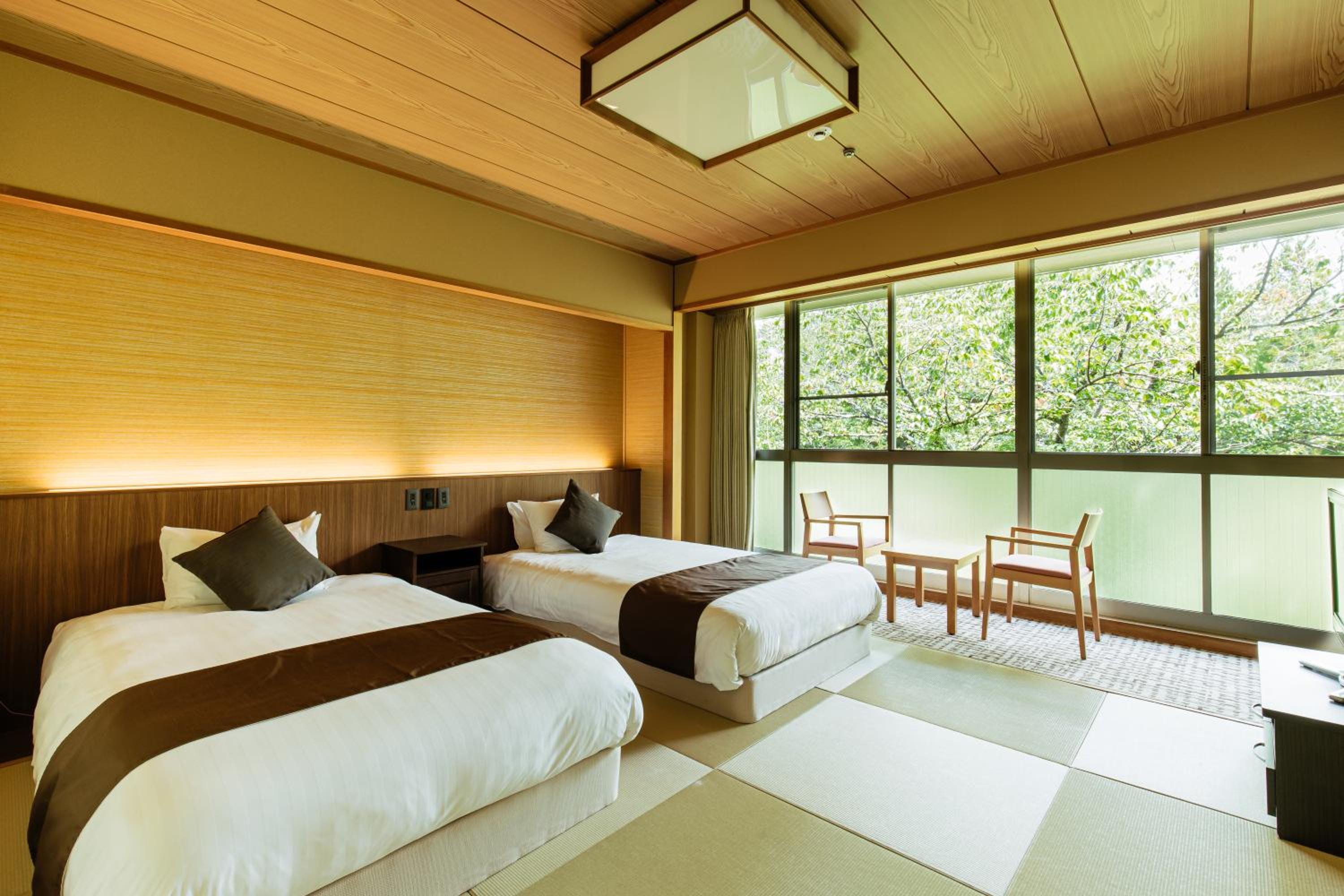 Japanese, Twin Beds, No Bathroom, Sofa