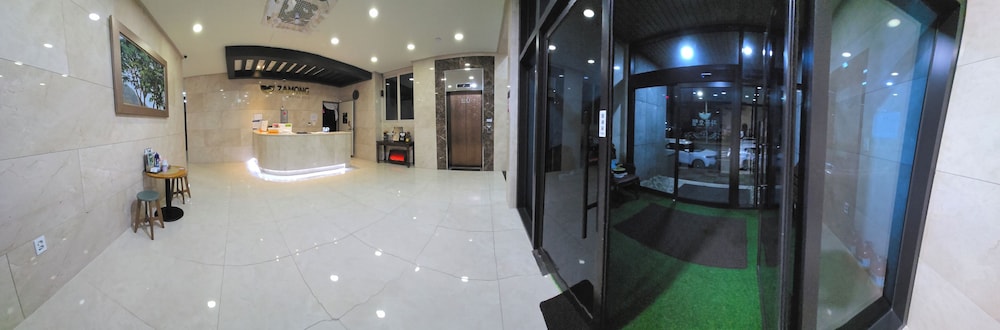Zamong Hotel 34/48
