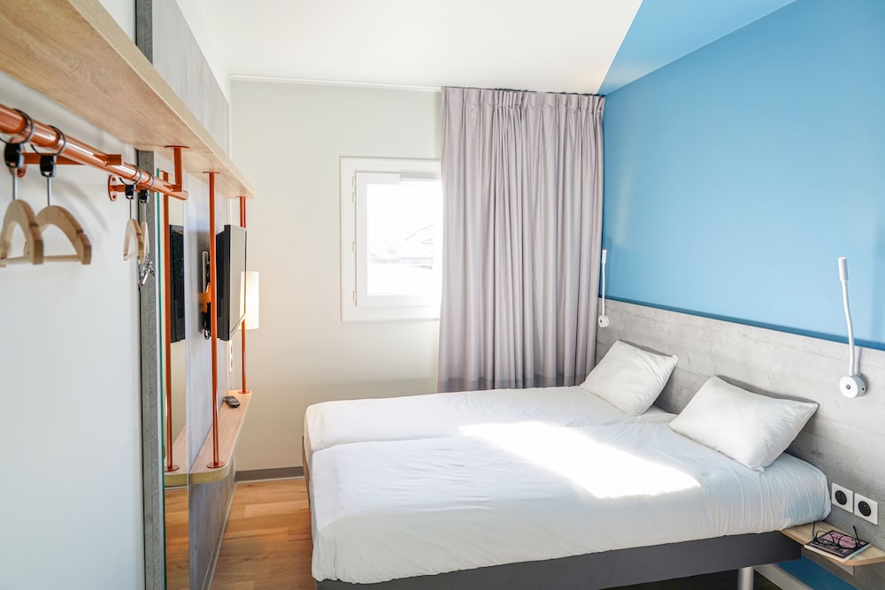 Room, Twin Beds