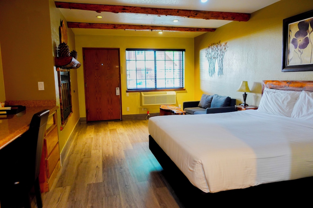 Sleepy Hollow Cabins and Hotel 13/50