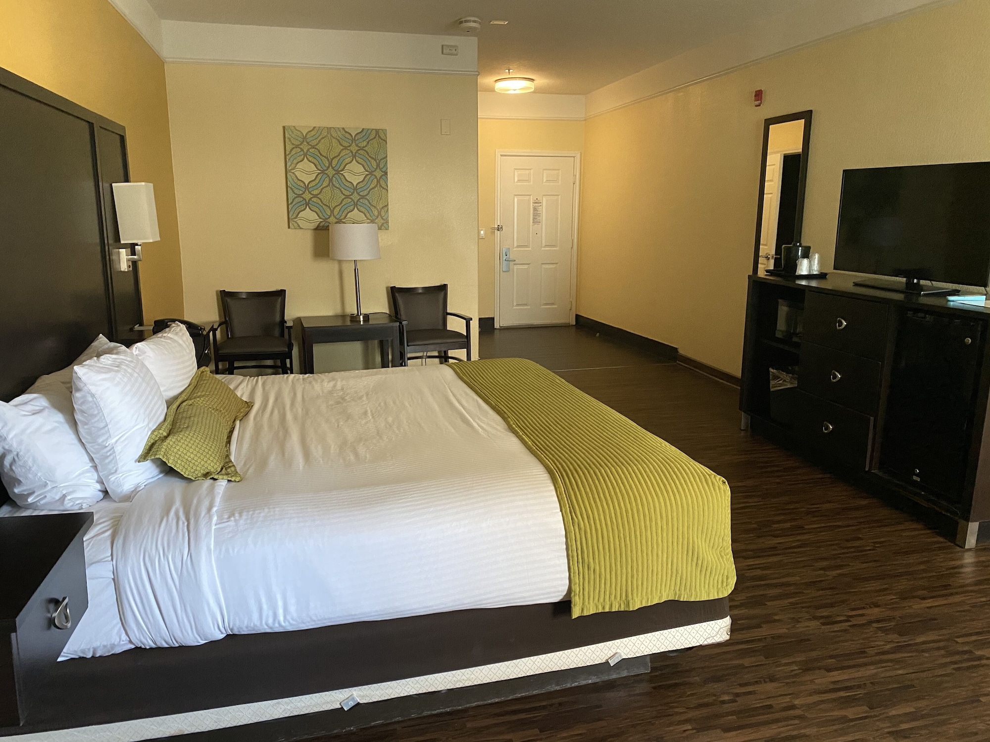 STANDARD, KING BED, ACCESSIBLE