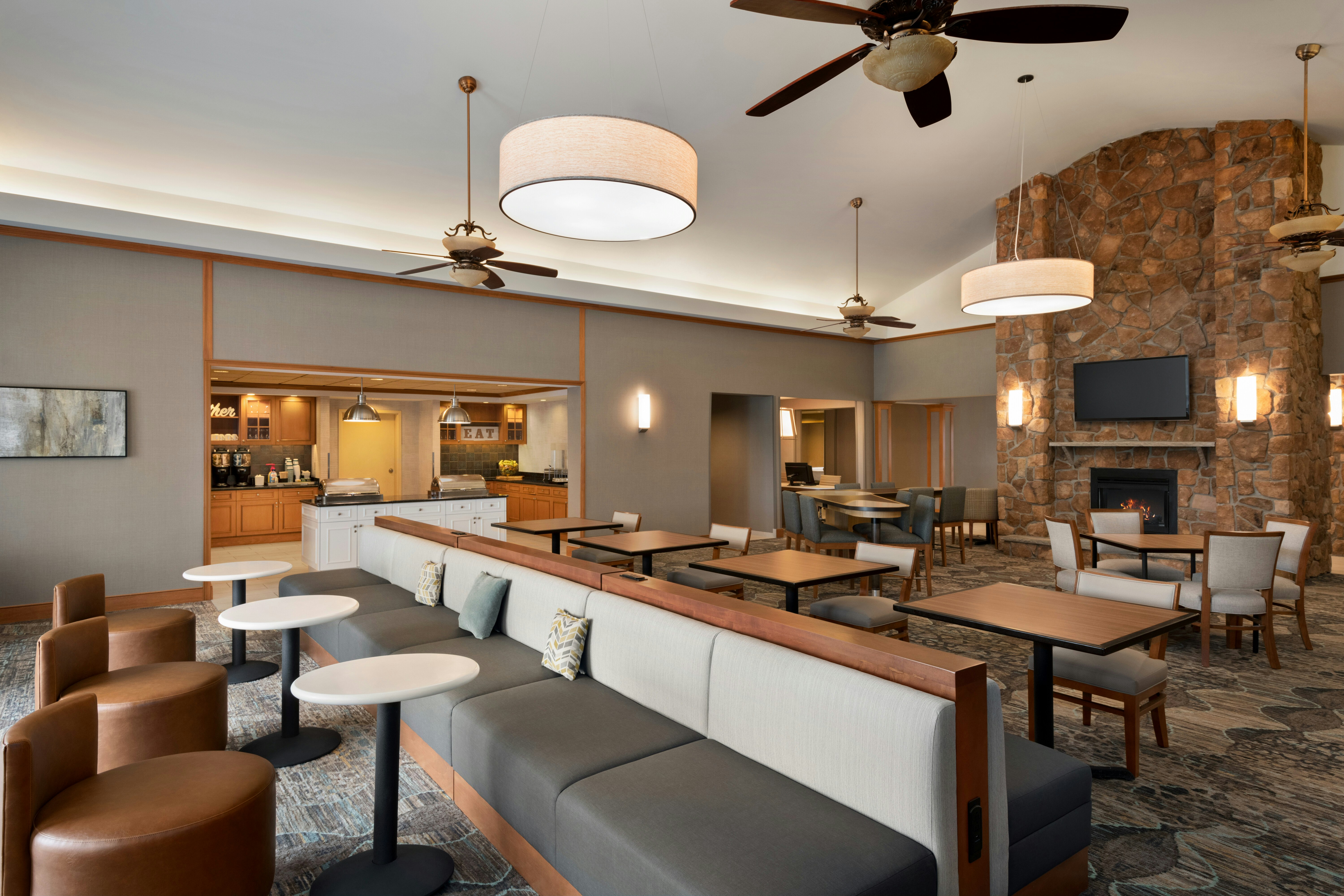 Homewood Suites by Hilton Allentown-West/Fogelsville, PA 15/18