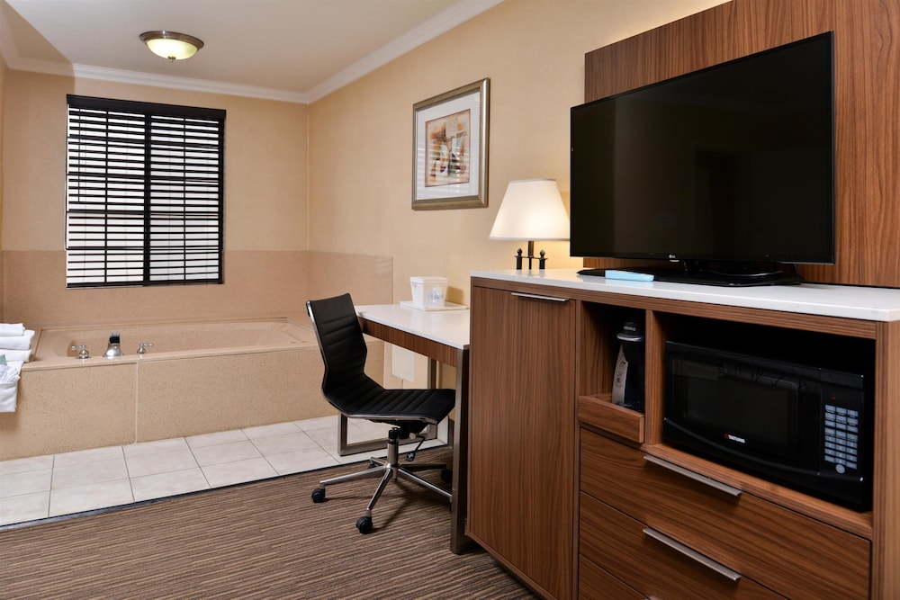 Best Western Hollywood Plaza Inn - Hollywood Walk of Fame Hotel-LA 32/37