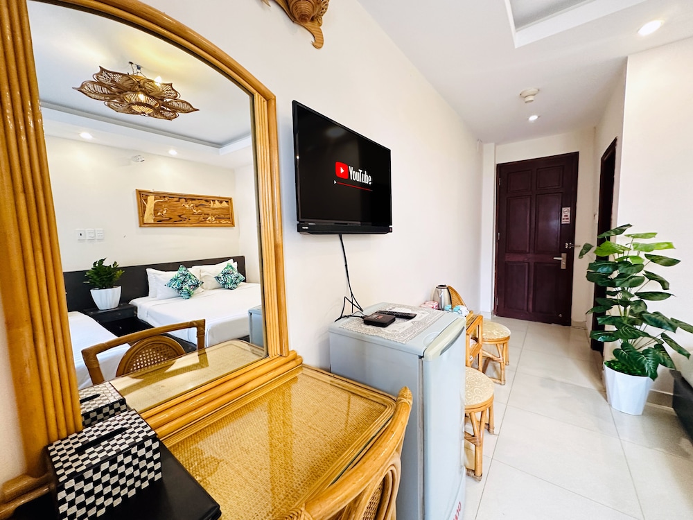 Calmette Hotel 43/50