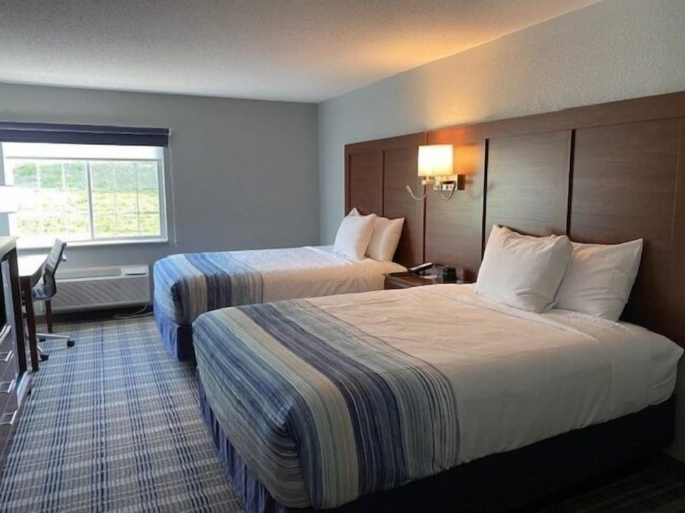 AmericInn by Wyndham Williamsburg 16/50