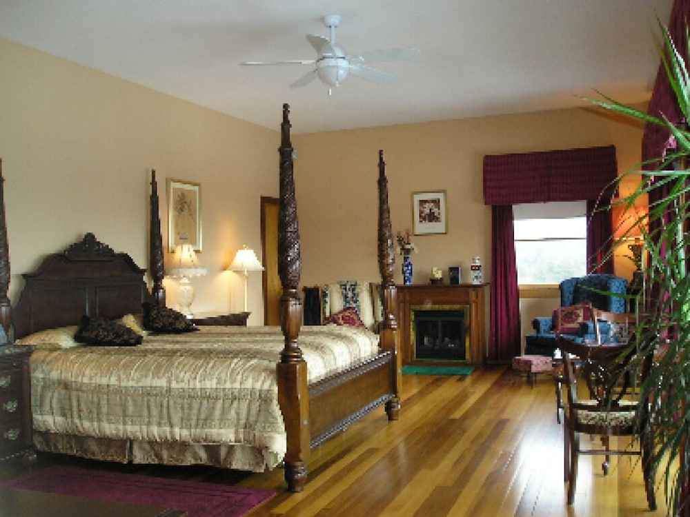 Coppertoppe Inn Retreat Center 6/49