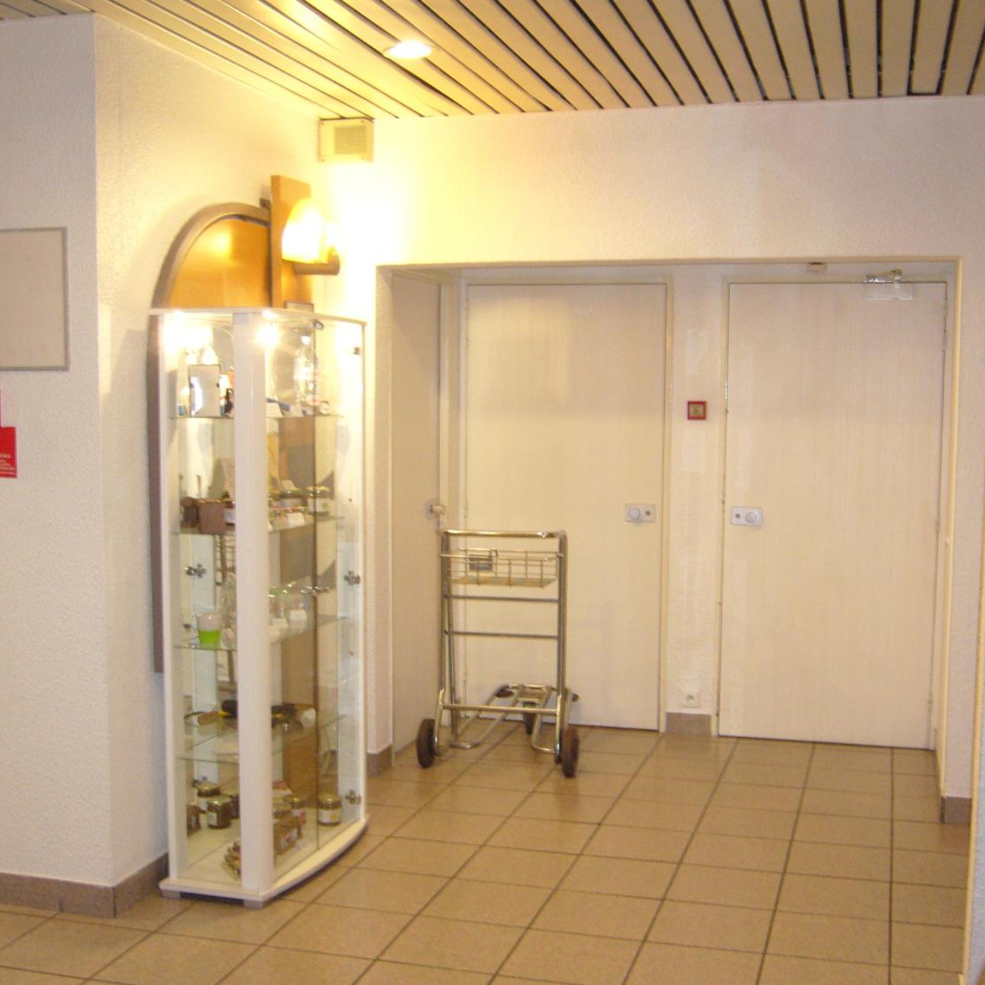 EGG HOTEL - HOTEL LES GENS DE MER Dieppe 4/48
