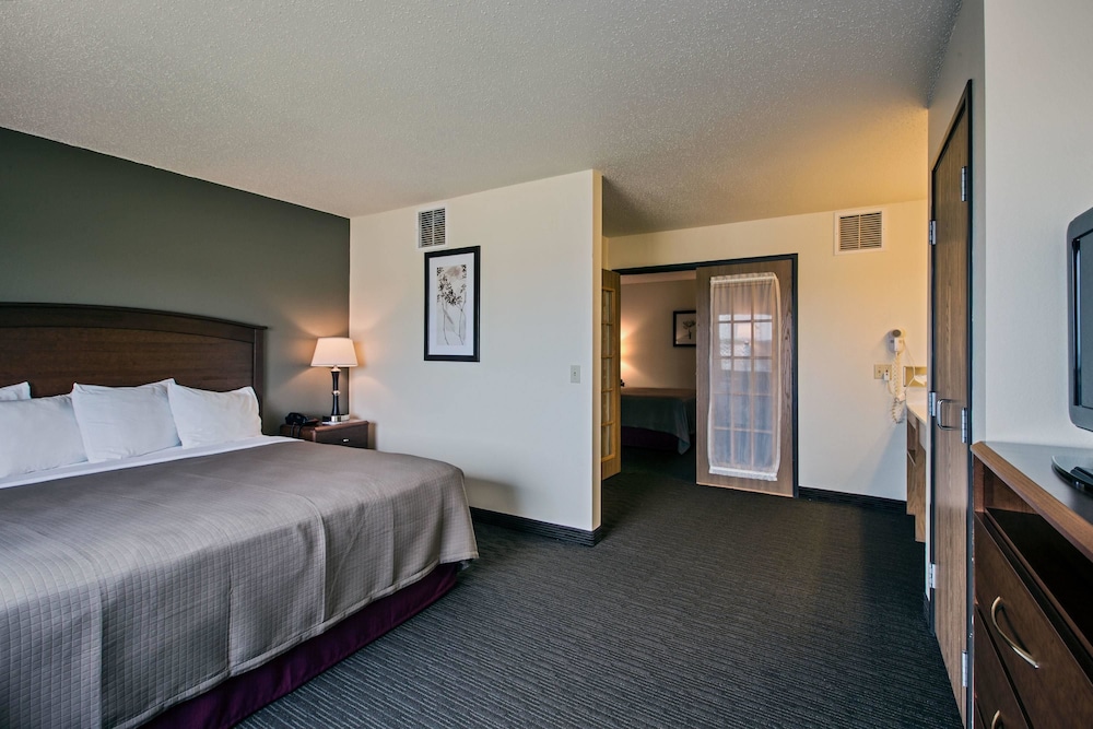 Americinn By Wyndham Grundy Center 7/23