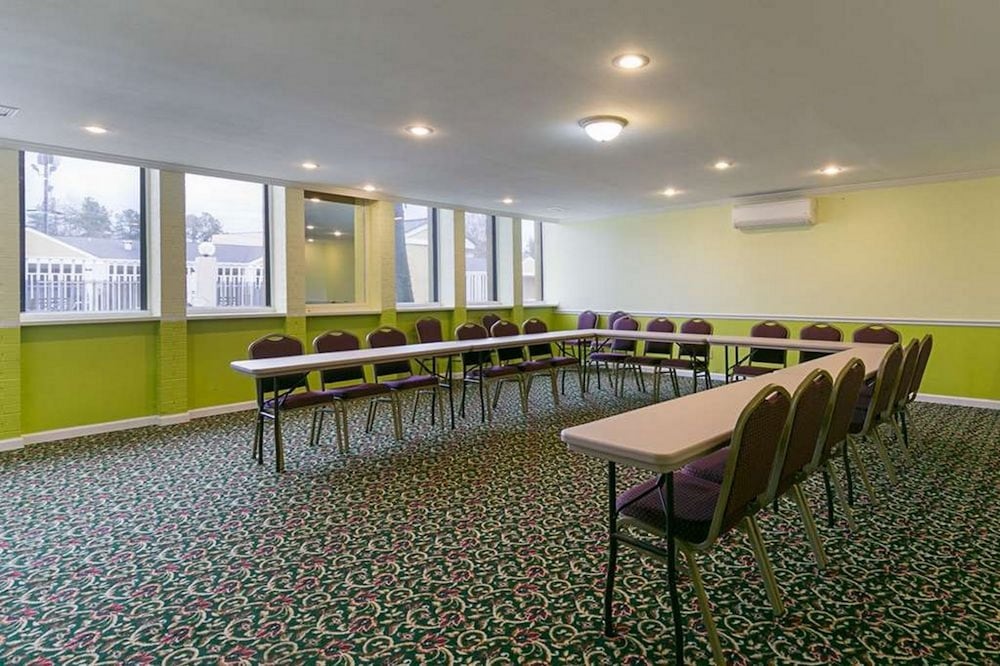 Rodeway Inn & Suites Enterprise 9/9
