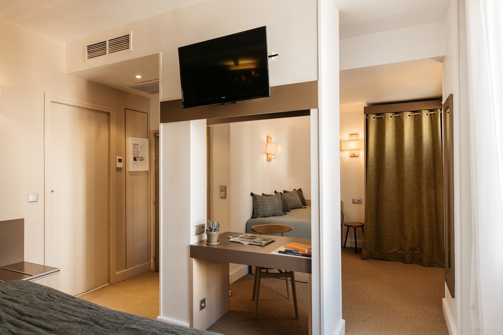 Boutique Hotel Cezanne 37/62