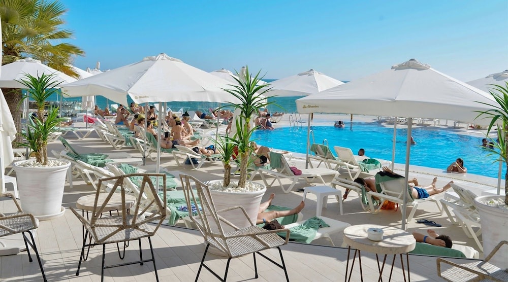 On Hotels Oceanfront Adults Designed 36/50