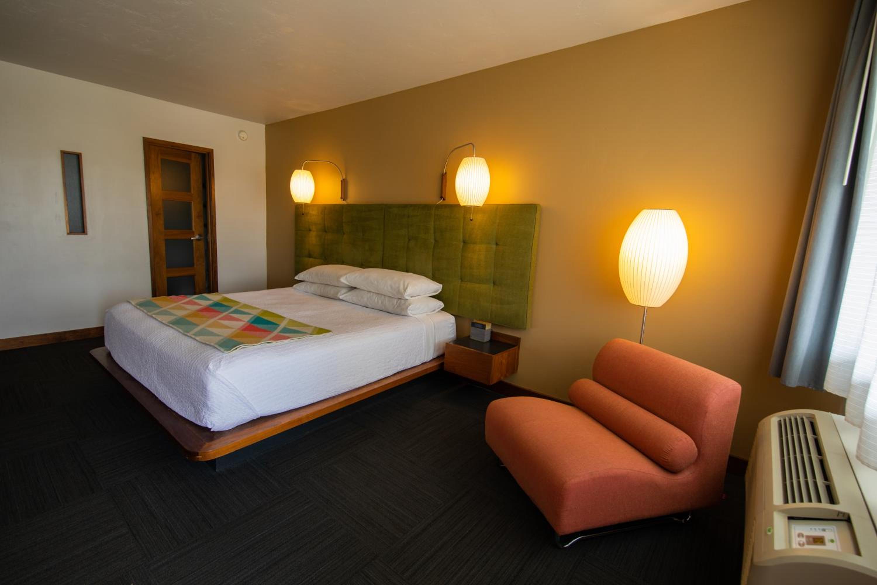 غرفة بسرير كينج، Modern Hotel And Bar 3/10