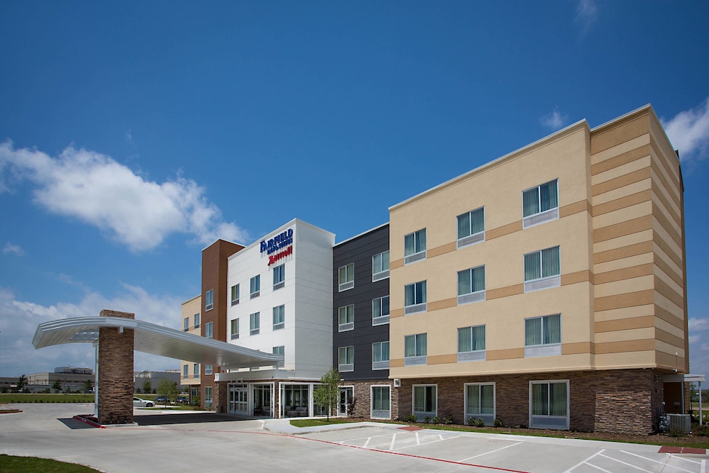 FAIRFIELD INN & SUITES DALLAS WEST/I-30 1/27
