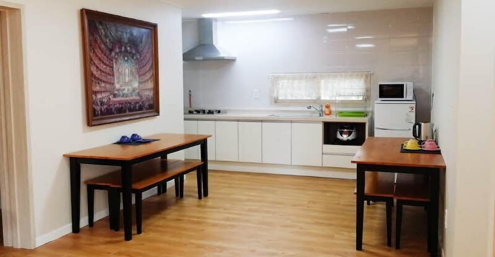 Jeju Gotjawal Geomoon Oreum Pension 6/50