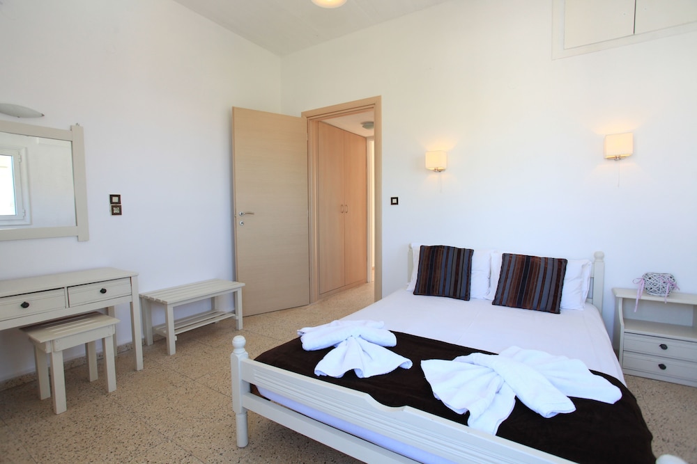 Iraklis Apartments 13/50