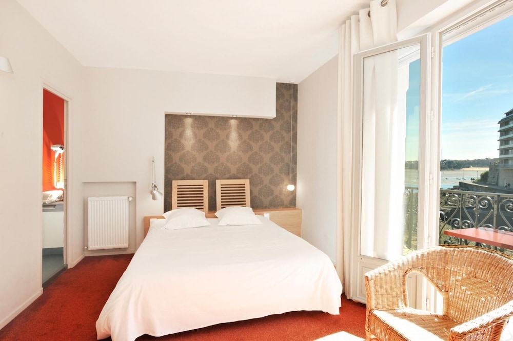 Hotel de la Vallee 17/47