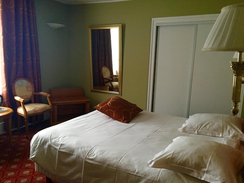 Hotel de Normandie 12/31