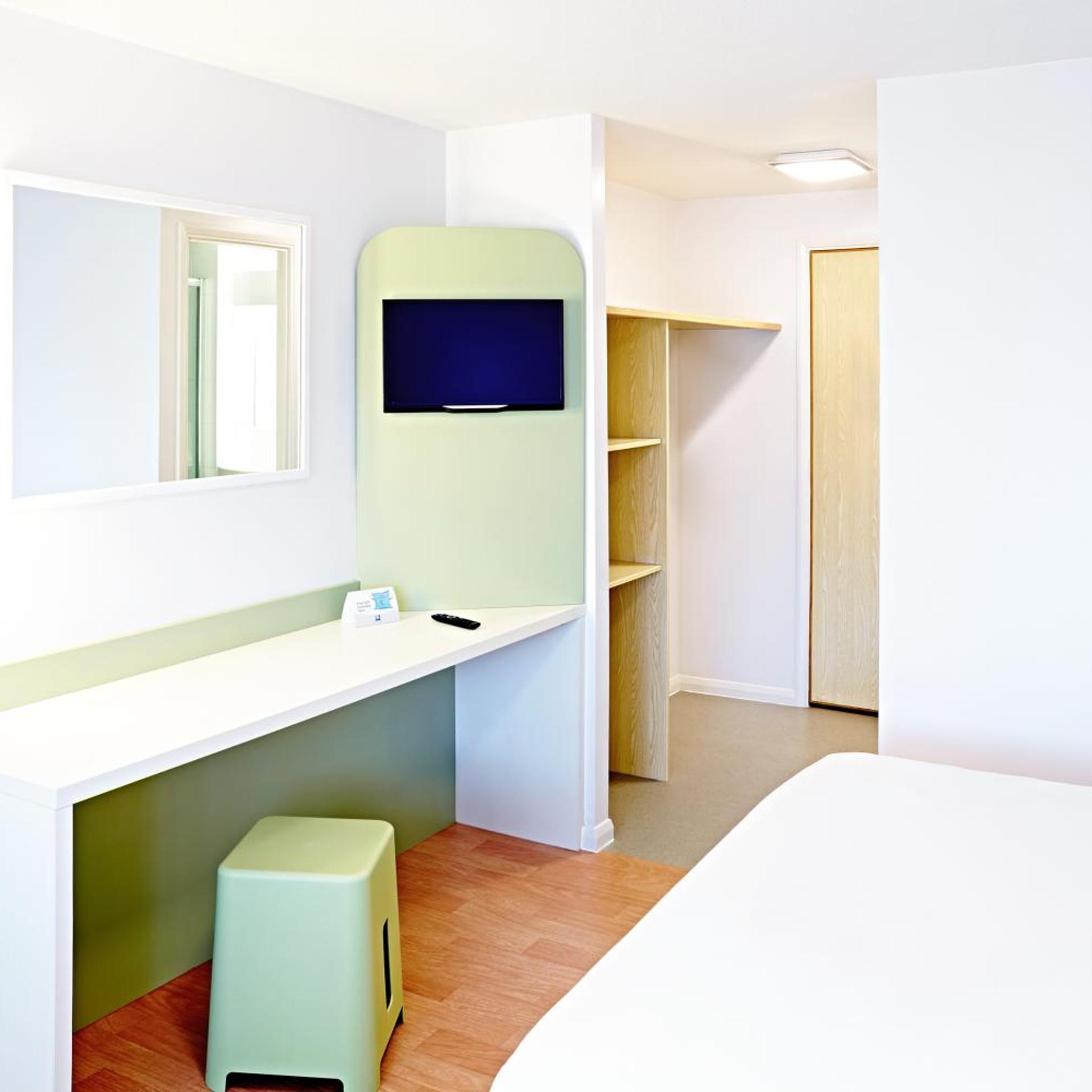 Ibis budget Warrington Lymm Services 24/33
