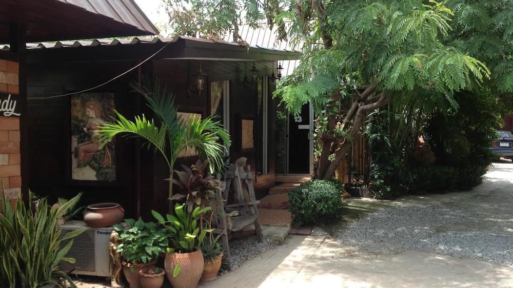 Country View Resort 7/50