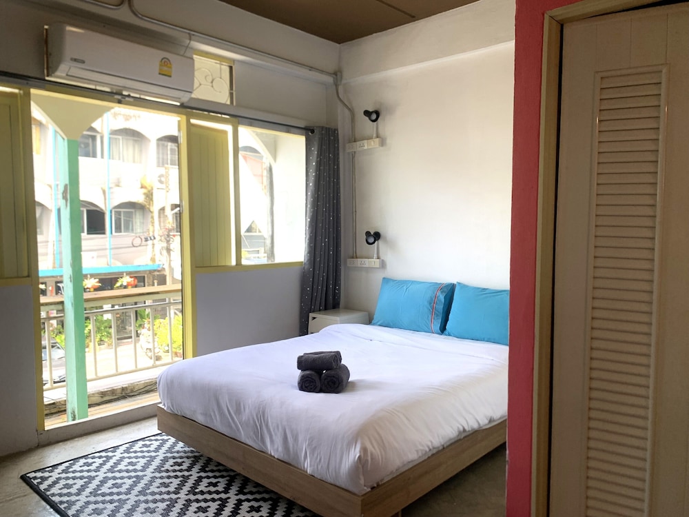 PRIVATE, DOUBLE BED
