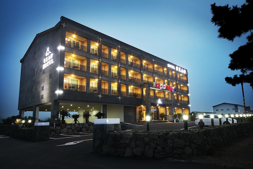 Sea Hotel 4/42