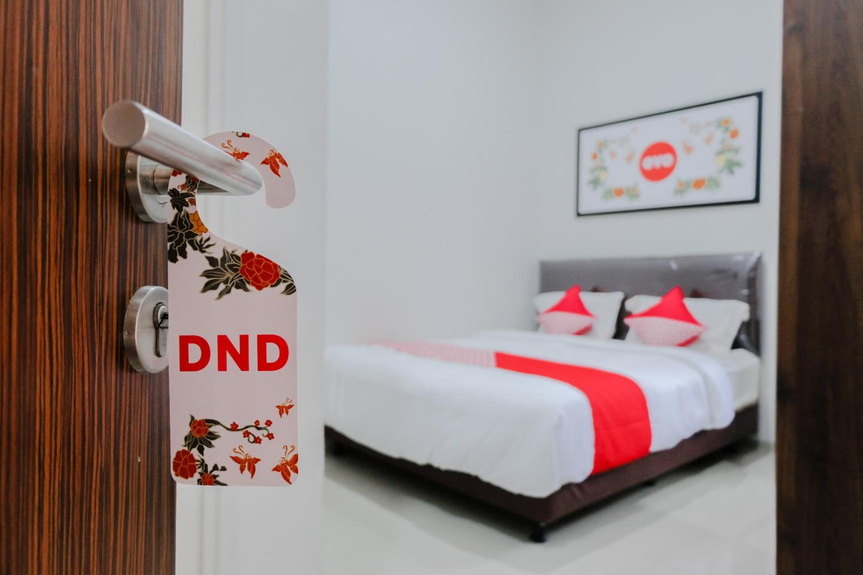 OYO 1038 Embun Pagi Syariah Residence 32/50
