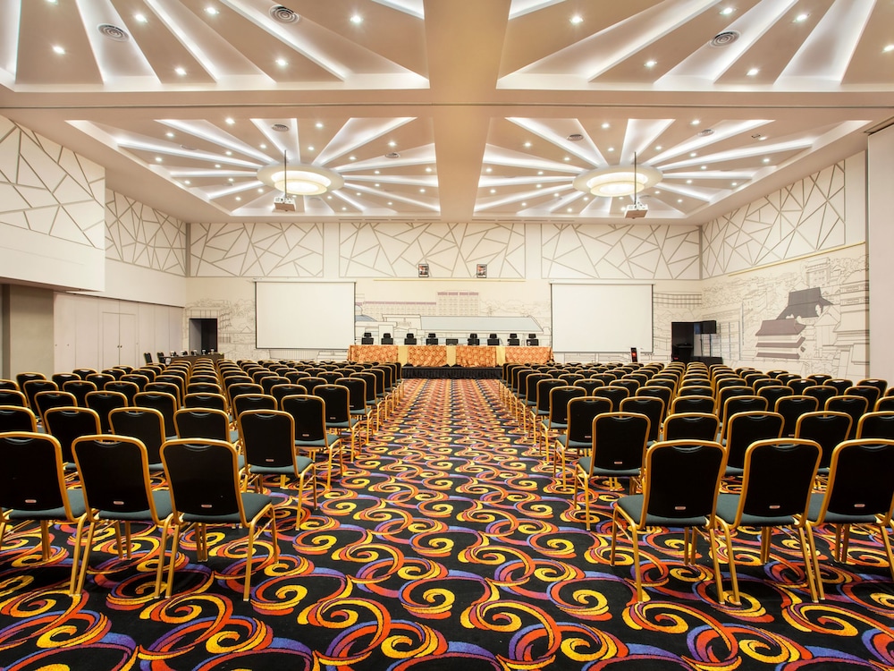 ibis Pontianak City Center Hotel 51/55